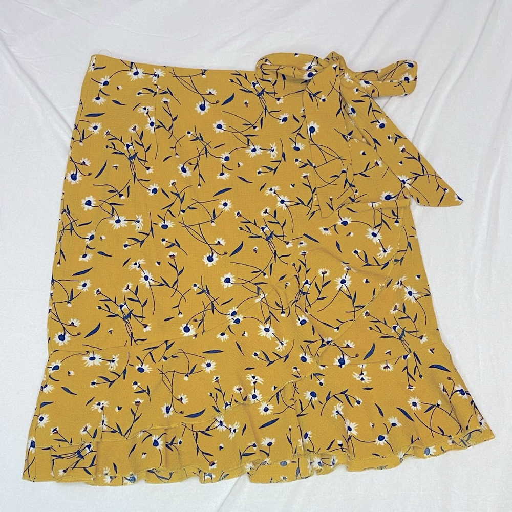 ⭐️EUC⭐️ Floral  Skirt